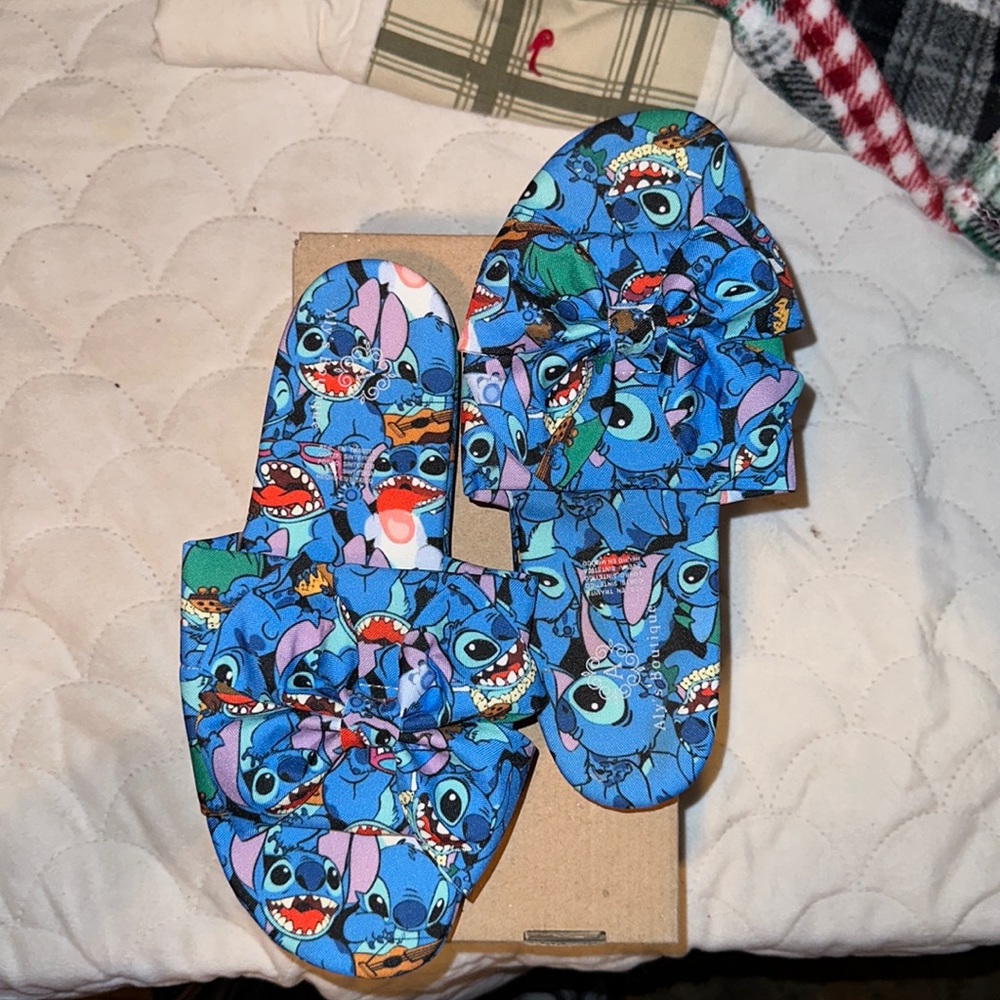 Women NEW Stitch bow Sandal size 8